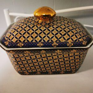 Lidded candy dish